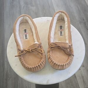 Minnetonka Tan Suede Moccasins